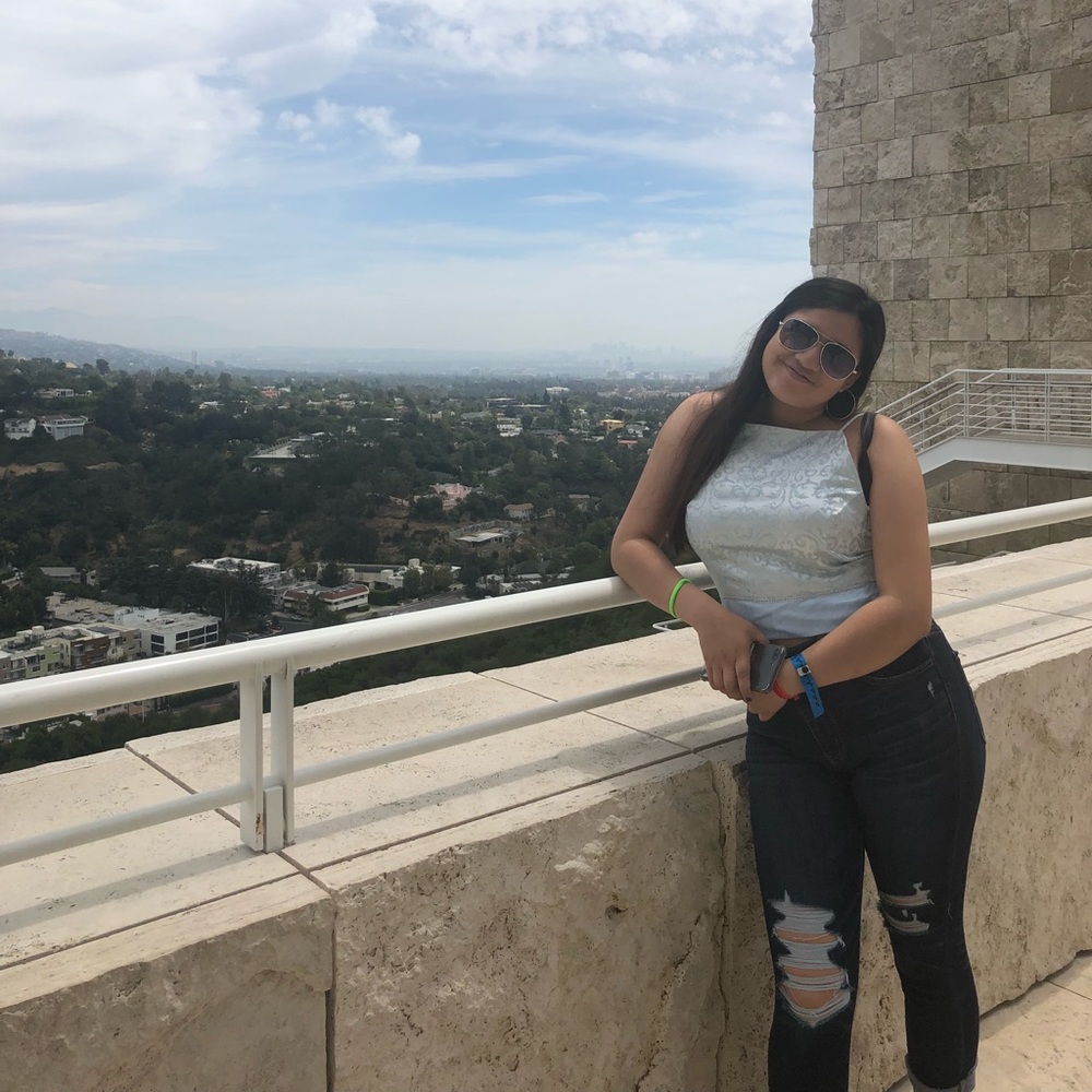 Meet your Posher! Hey guys!